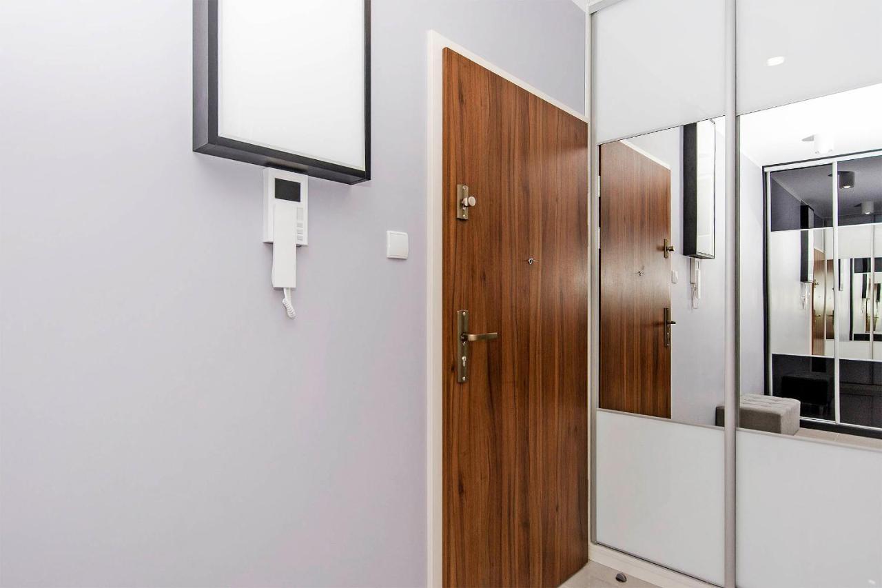 Stylish Oldtown Riverview Balcony Apartment