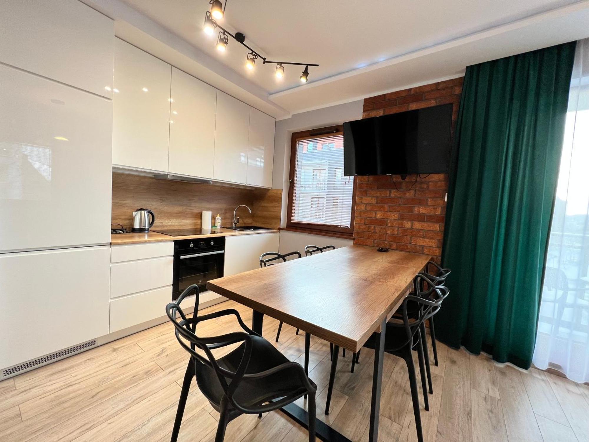 Stylish Oldtown Riverview Balcony Apartment Danzig